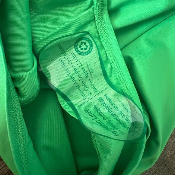 Kate Spade One Piece Ruffle Swimsuit-Size Large - Picture 8 of 8